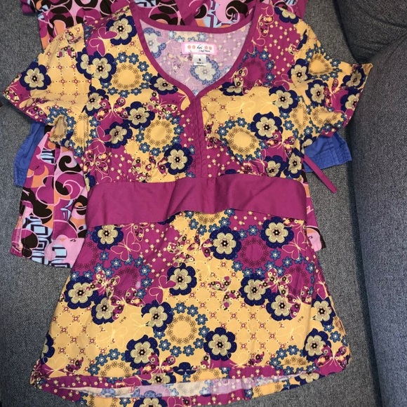 Lot of 3 KOI Kathy Peterson Women Nursing Scrub Top Short Sleeve SMALL - Picture 2 of 5